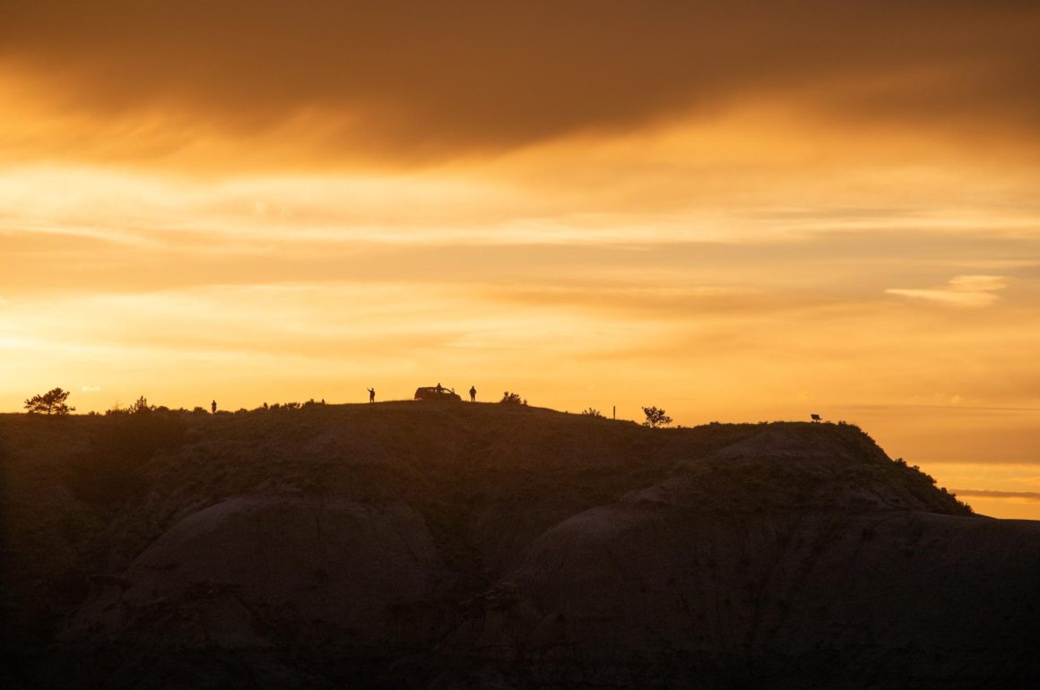 Makoshika state park sunset